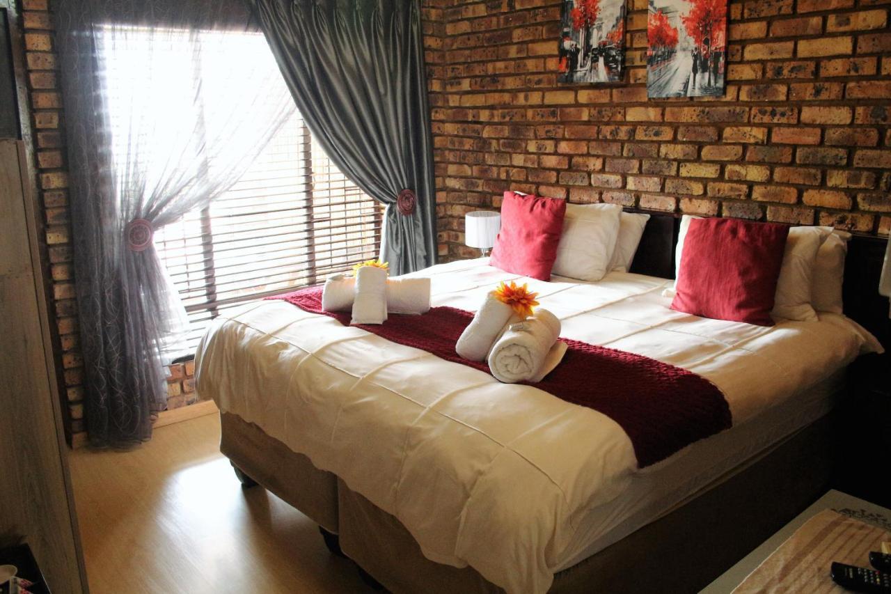 Belle Vue Guesthouse Hartbeespoort Exteriör bild